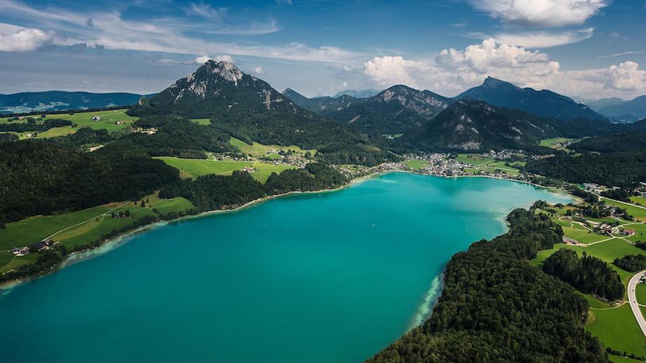 birds eye view of the dragon world championships location, the alpine lake fuschl