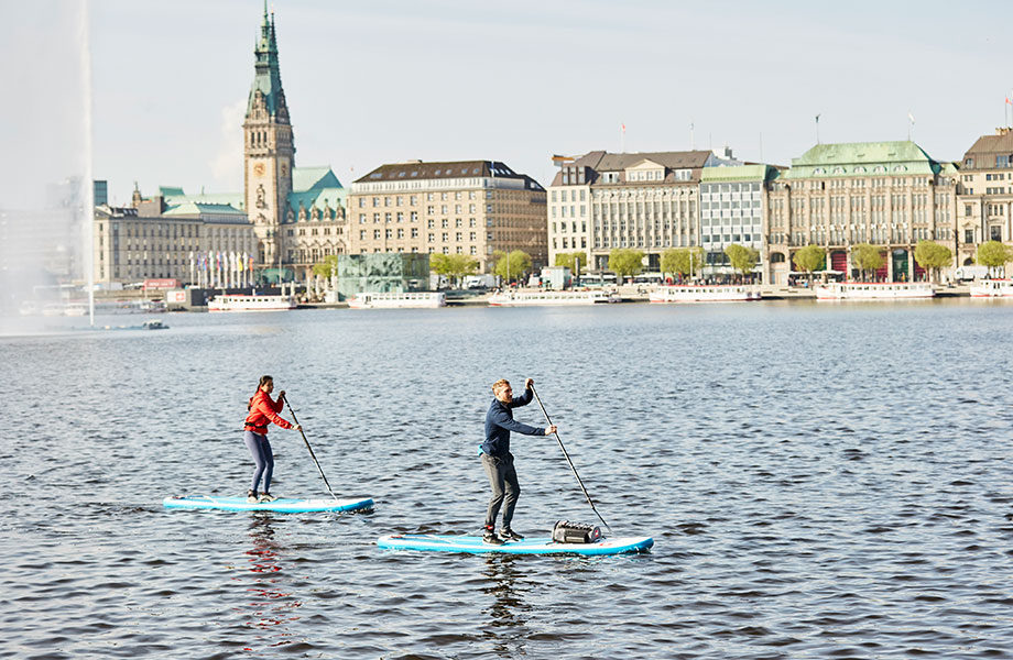 couple paddle boarding in Hamburg